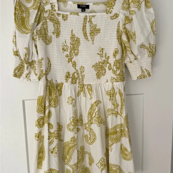 MSK | Dresses | Msk White Dress With Yellow Paisley Pattern | Poshmark